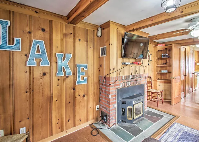 Beachfront Sebago Cottage W/ Deck + Grill!